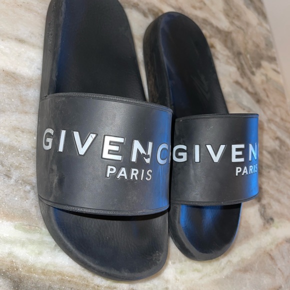 Givenchy Rubber Slides - Picture 3 of 9